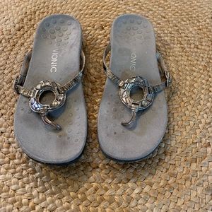 Vionic orthopedic sandals size 8